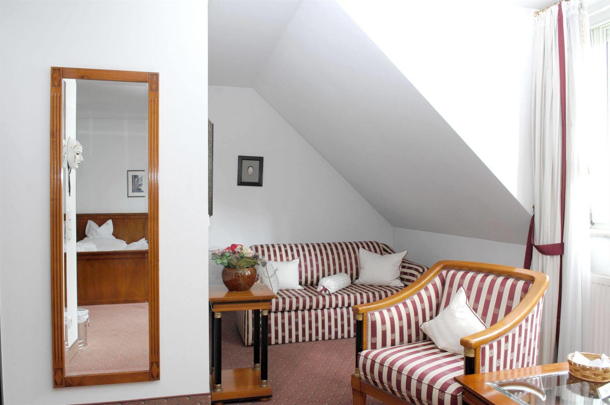Hotel Gasthof Der Krug Штегаурах Екстер'єр фото
